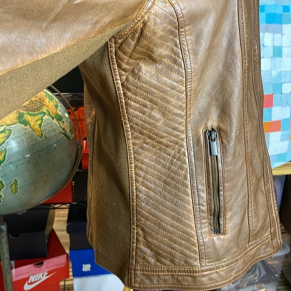 Maurice’s faux leather women’s jacket size large - Picture 3 of 6